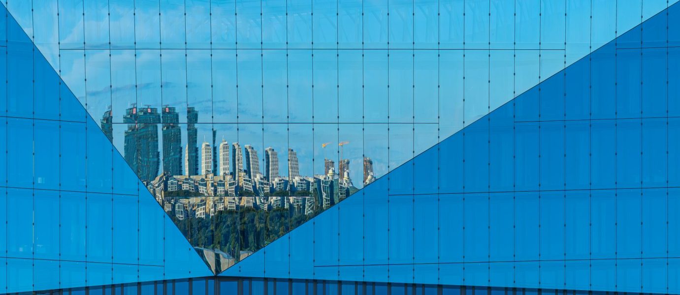 reflection in the cube - 38/50