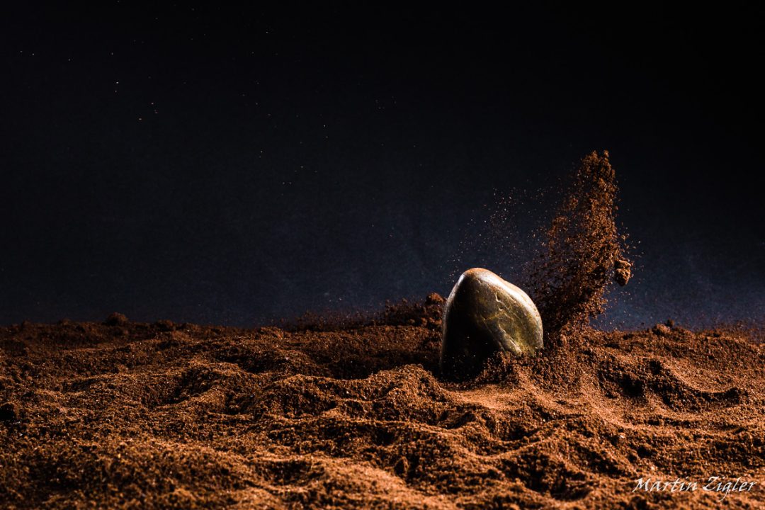 Einschlag eines Steines